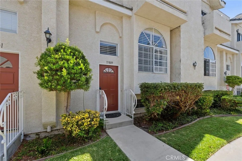 15809 Venus Place — photo