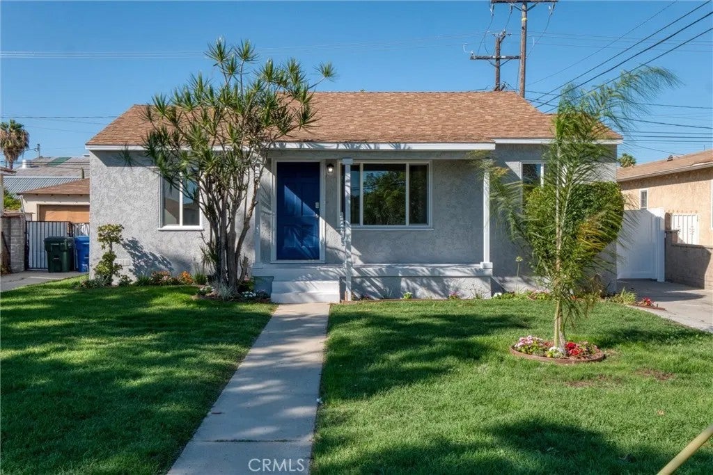8237 Arnett — photo