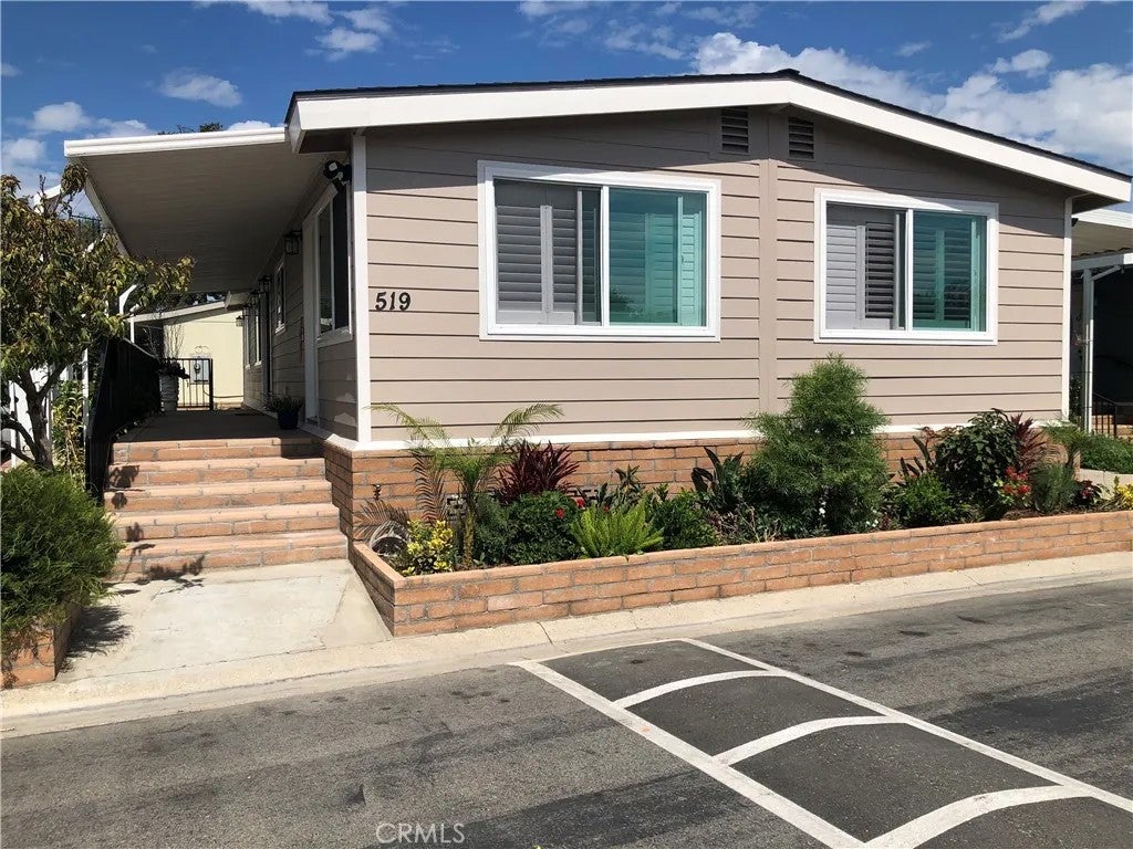 5772 Garden Grove Blvd 519 — photo