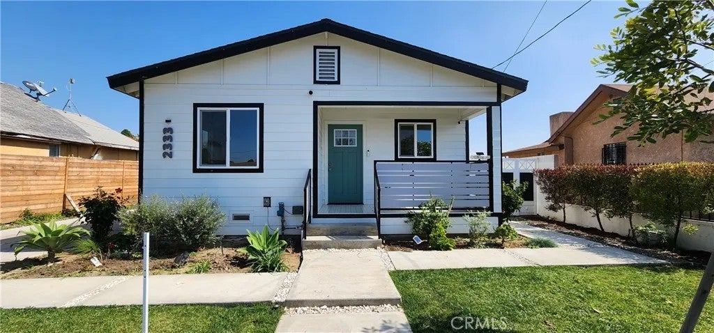 2333 Evergreen Street — photo