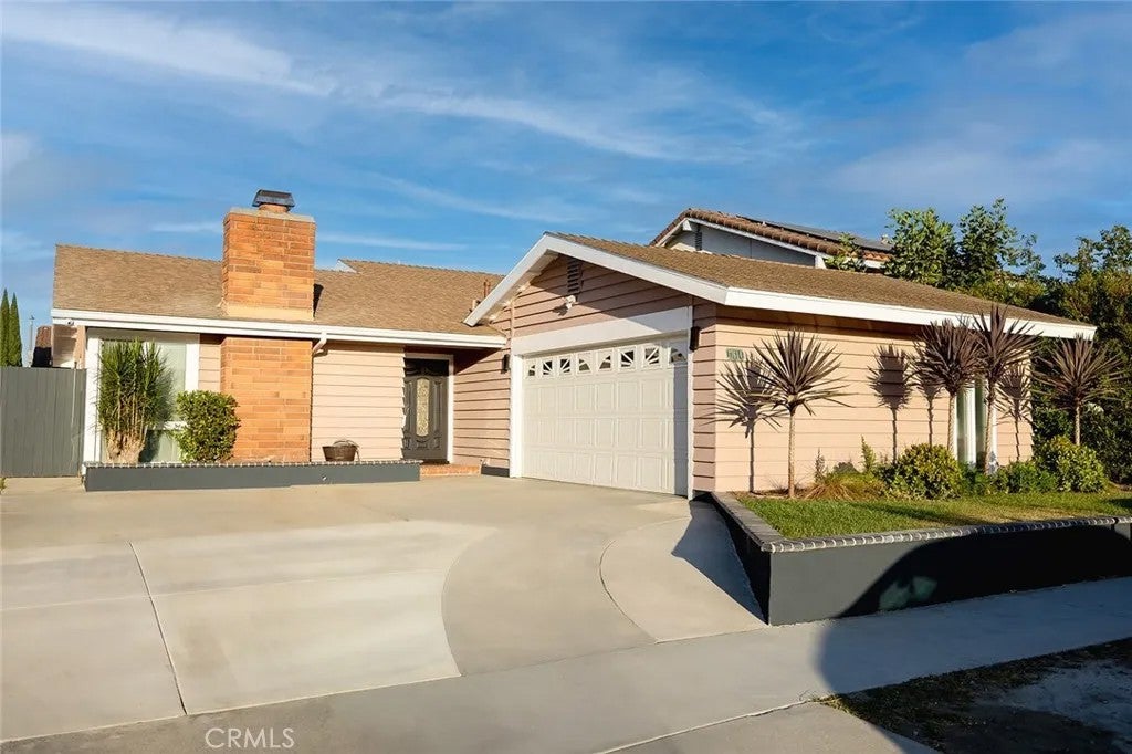 17614 Graystone — photo
