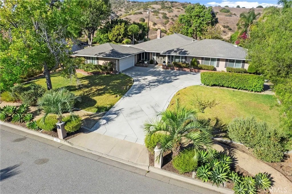 220 Copa De Oro Drive — photo