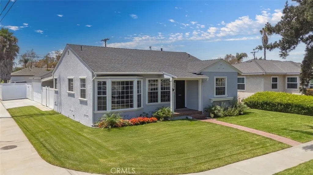 4703 N Bellflower Blvd — photo