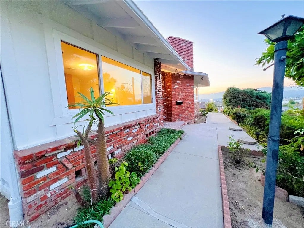 2277 Alexdale Ln — photo