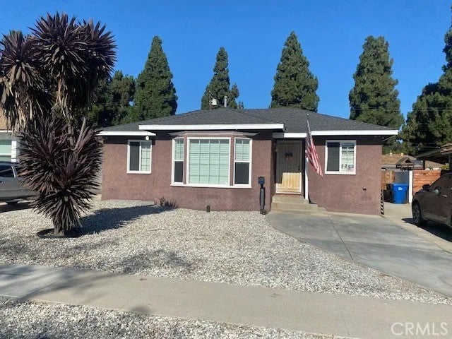 4849 Pearce — photo