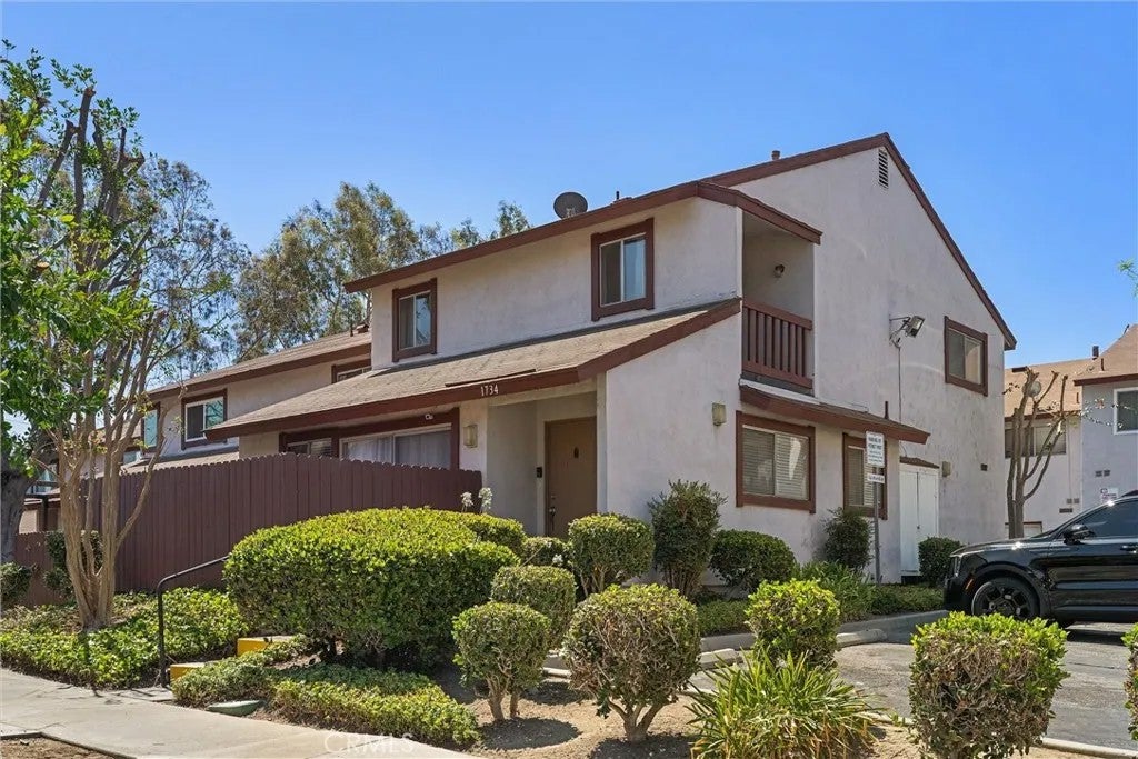 1734 Bradbury Drive 74 — photo