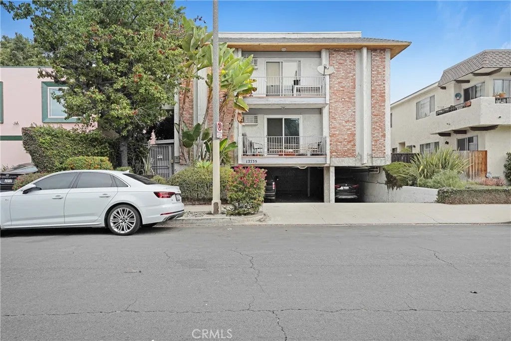 12735 Caswell 7 — photo