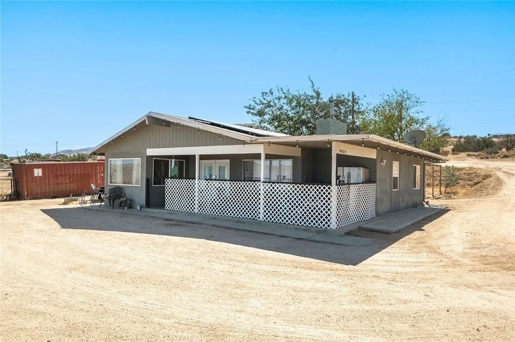9459 Valley Vista — photo