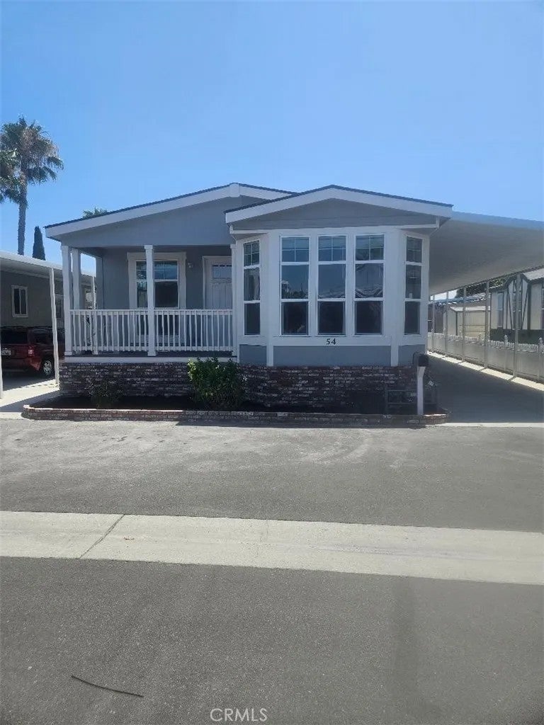 200 Grand North 54 — photo