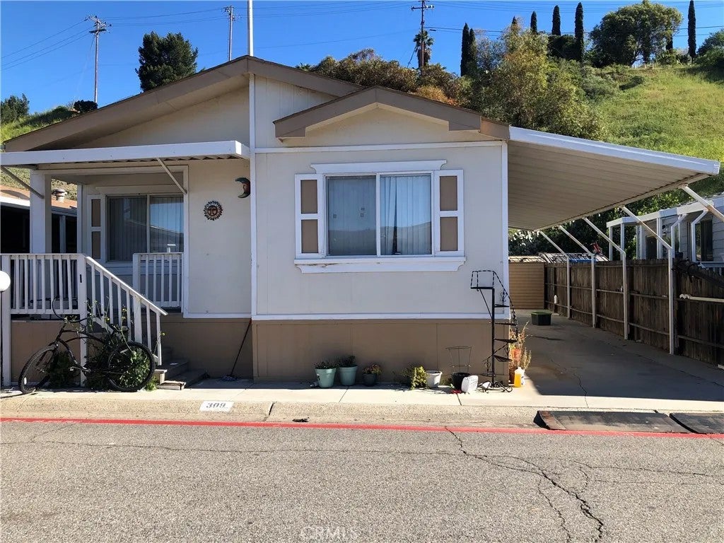 4901 Green River 309 — photo