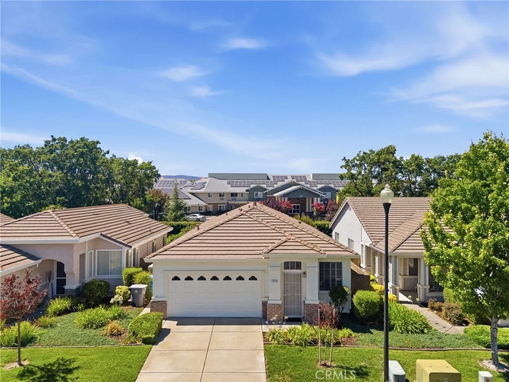 218 Bartlett Lane — photo
