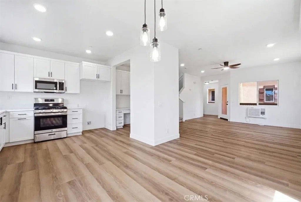 501 N Lark Ellen B — photo