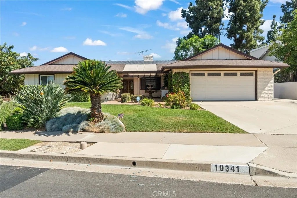 19341 Willowbrook — photo