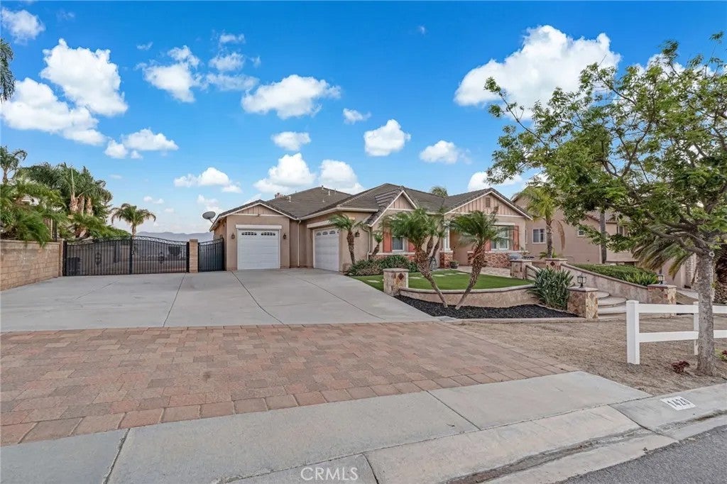 1426 Valley Drive — photo