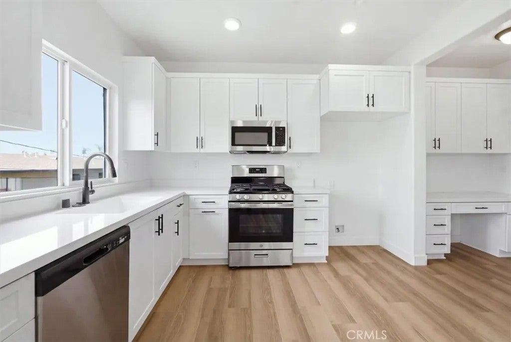 511 N Lark Ellen J — photo