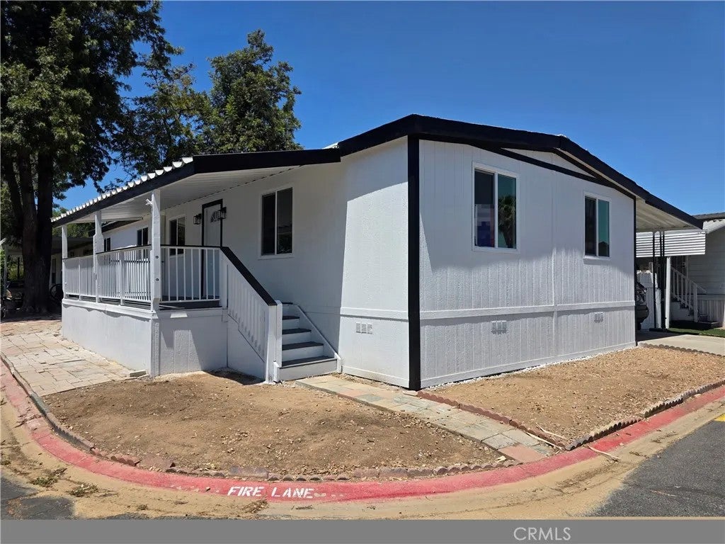 350 San Jacinto 198 — photo