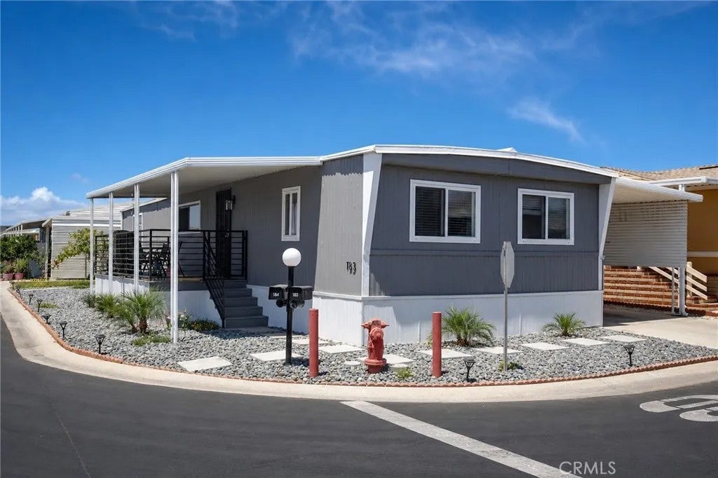 1065 Lomita 183 — photo