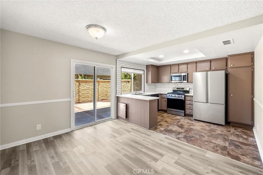 307 Aqueduct Court — photo