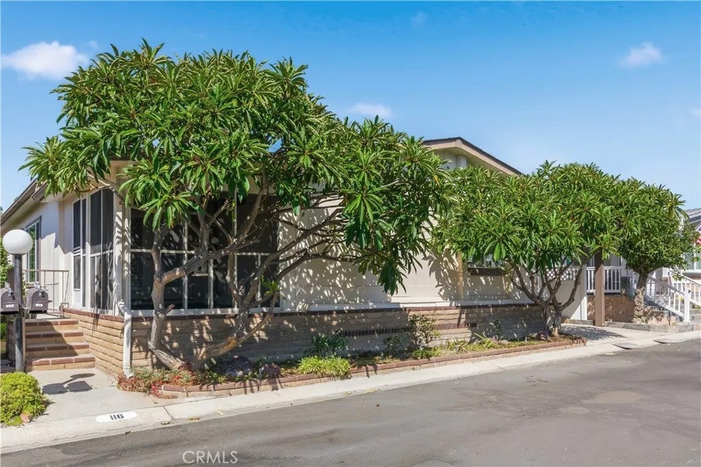 5200 Irvine Blvd. 116 — photo
