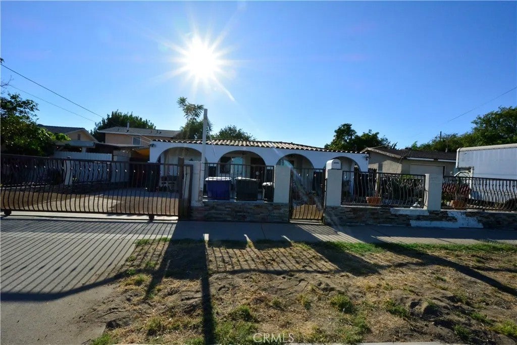 1214 S Sultana — photo