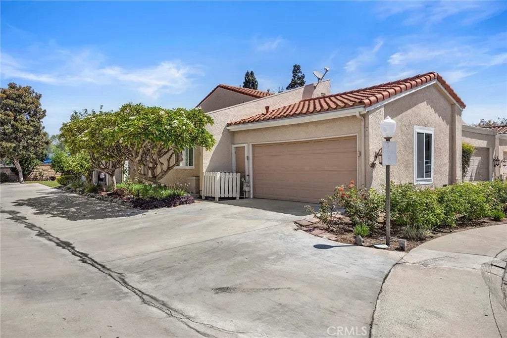 12618 Oxford Drive — photo