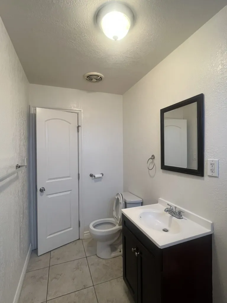 1041 W Reeve Street, Compton, CA 90220 — photo 2