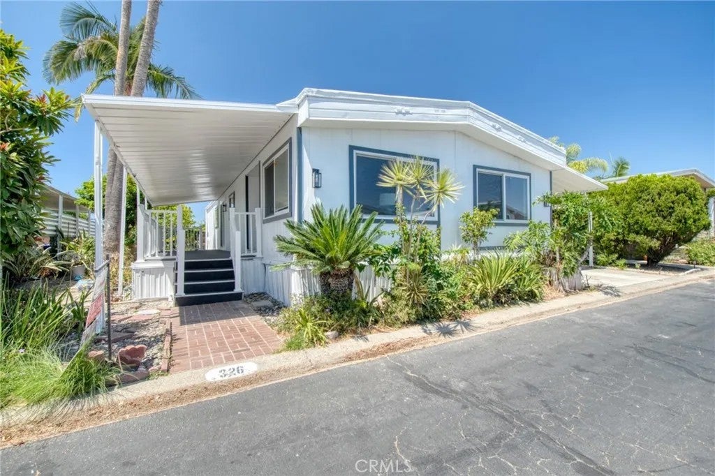 24921 Muirlands 326 — photo