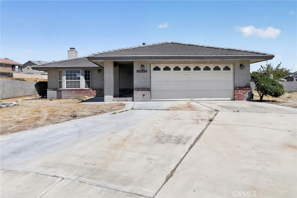 14744 Grafton — photo