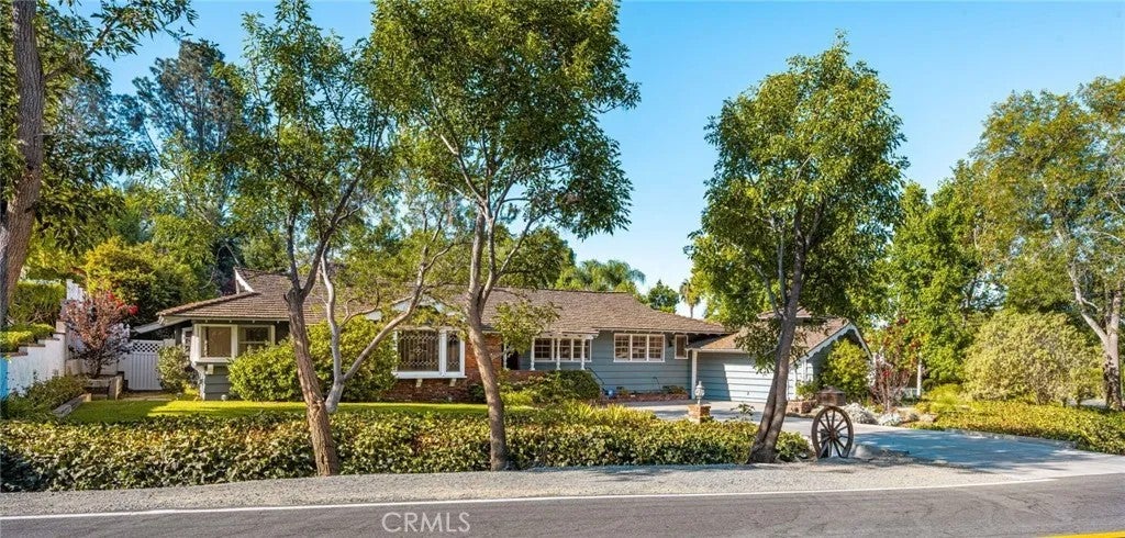 19142 Barrett Lane — photo