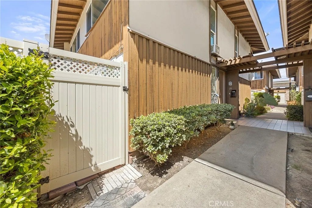 15500 Tustin Village 25 — photo
