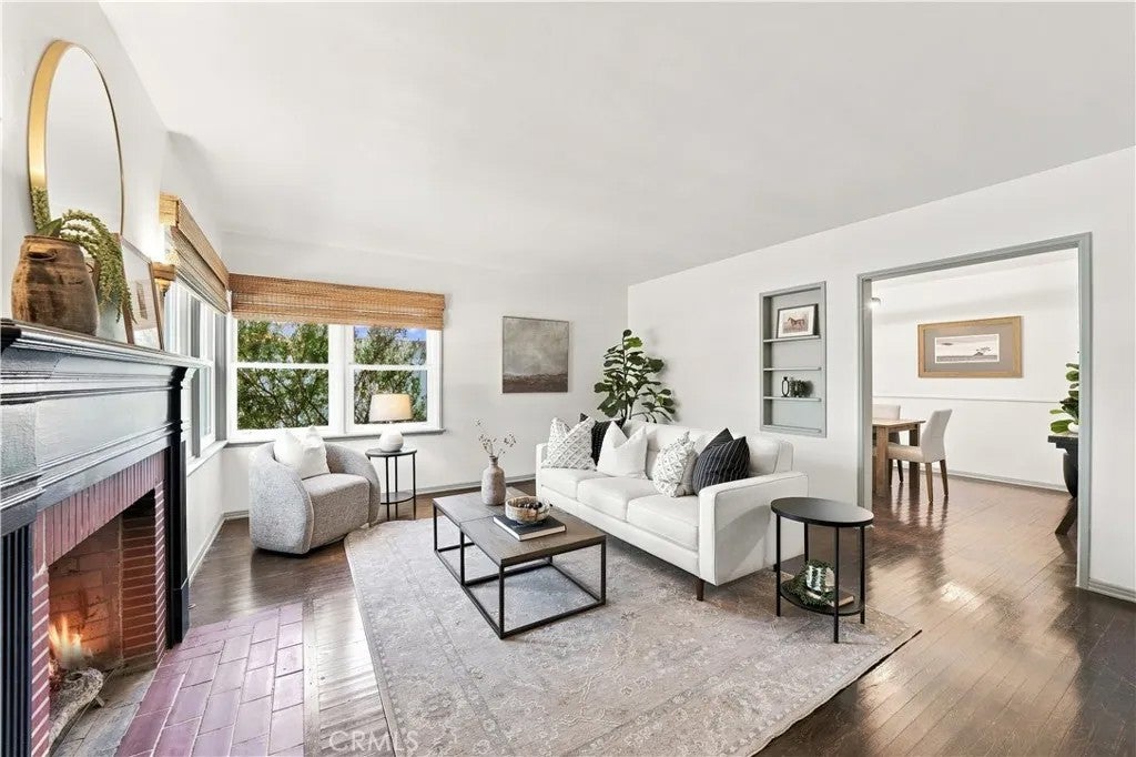 528 W Burnett — photo