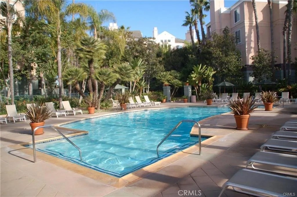 2253 Martin 212 — photo