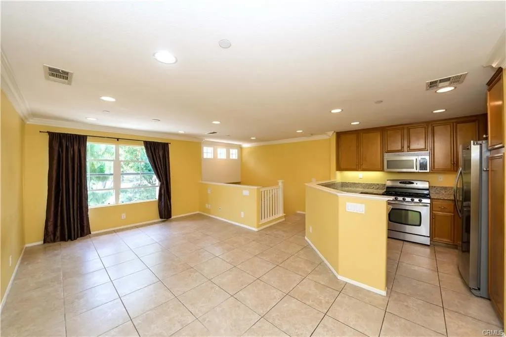 36 Trailing Vine, Irvine, CA 92602 — photo 2