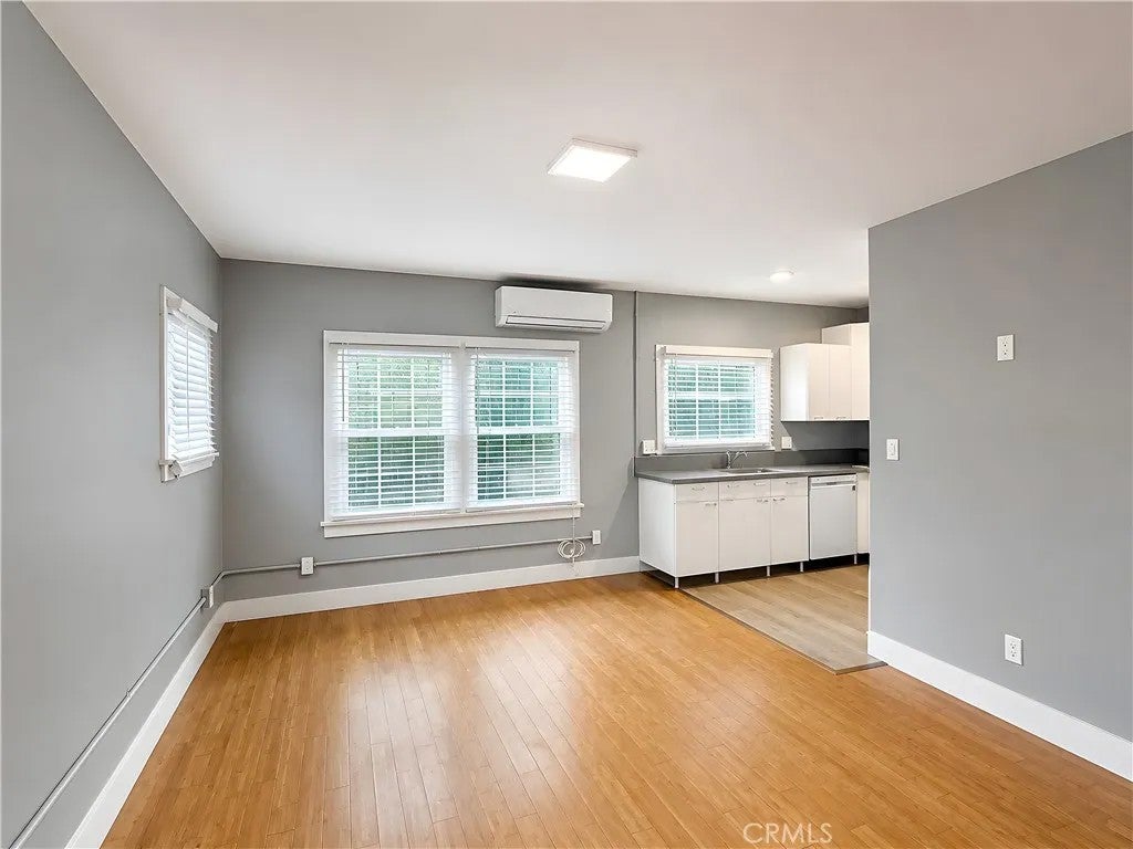 635 Elm Avenue 10 — photo