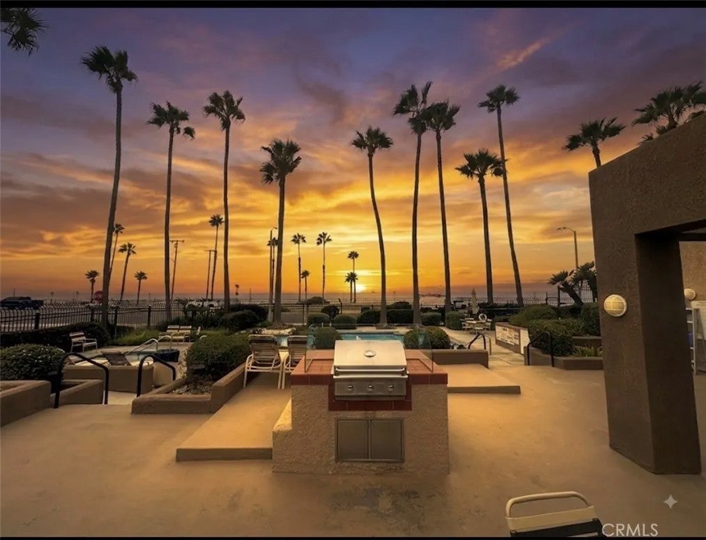 1200 Pacific Coast — photo