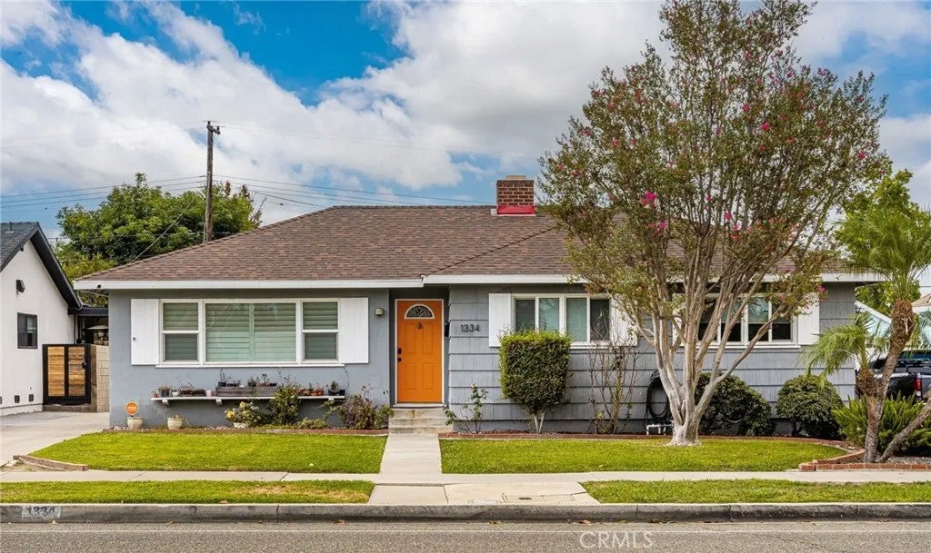 1334 E Collins — photo