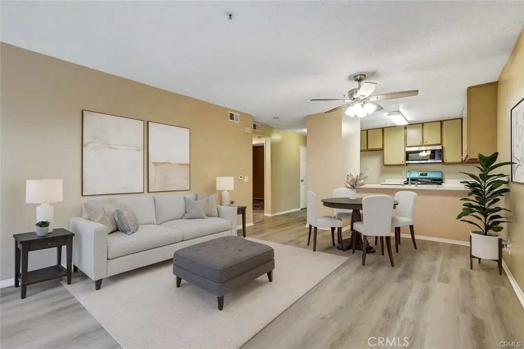 450 E 4th Street Unit 334 — photo