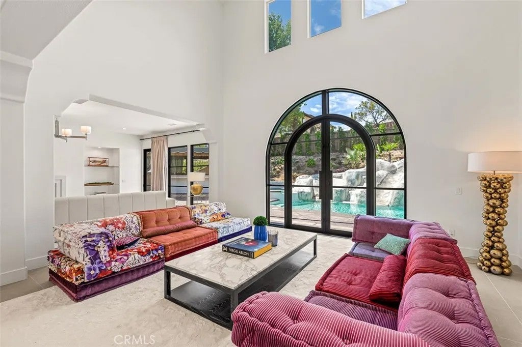 1328 N Paradise Ridge Way — photo