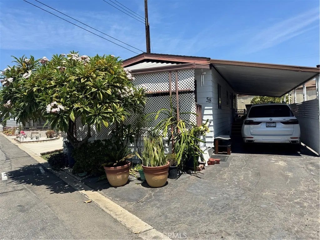 12737 Rosecrans Ave 58 — photo