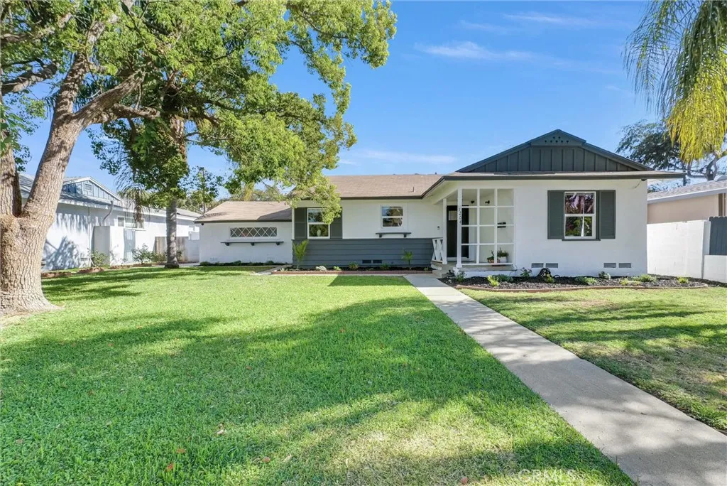 1204 Riverside — photo