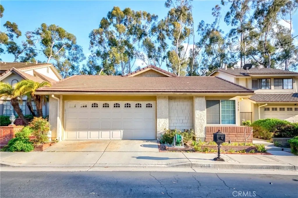 2518 Greenwich Drive — photo