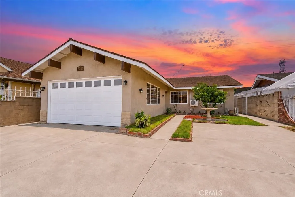 2332 Silverbay — photo