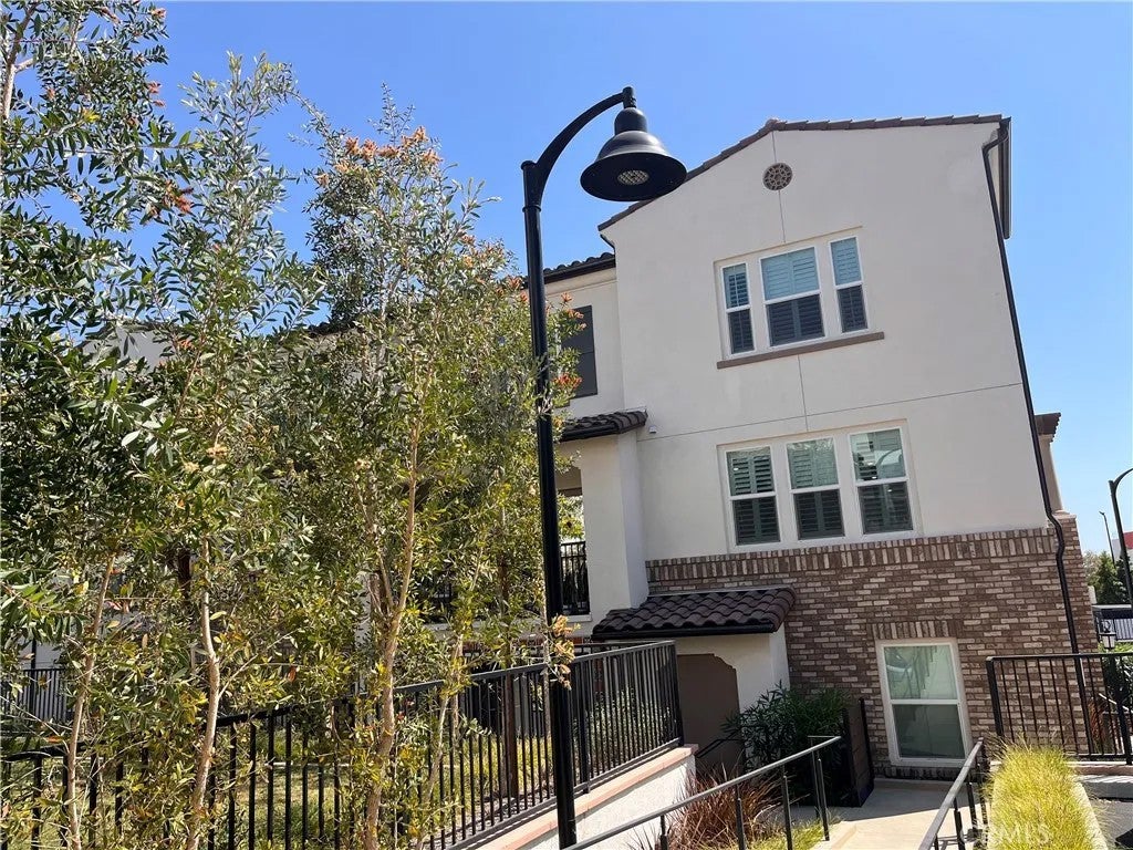 9831 La Serna 1 — photo