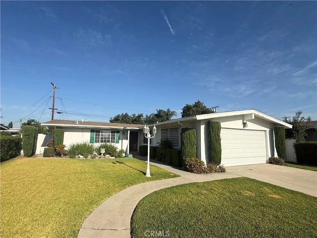 8441 Sanger Avenue — photo