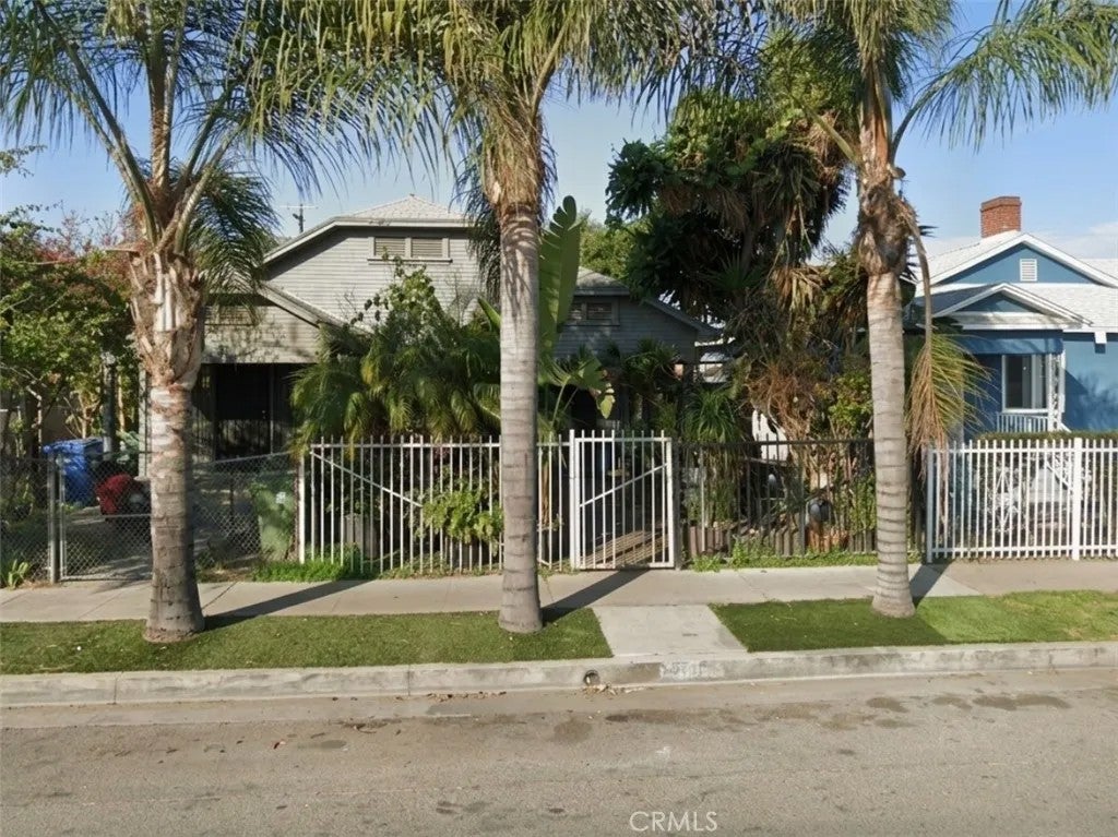 5611 S Normandie — photo
