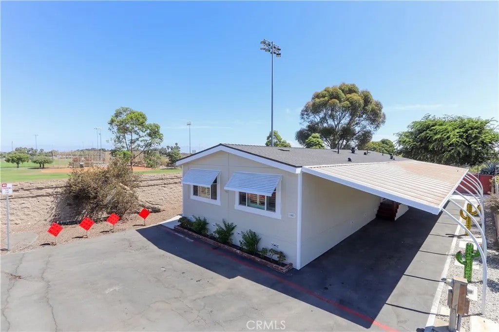 7051 Ellis 40 — photo