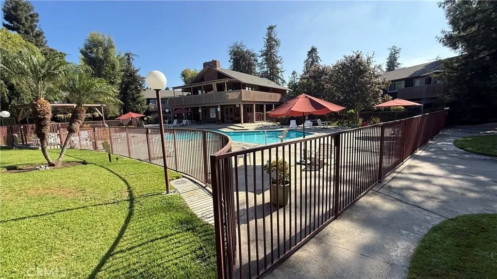 1082 Cabrillo Park D — photo