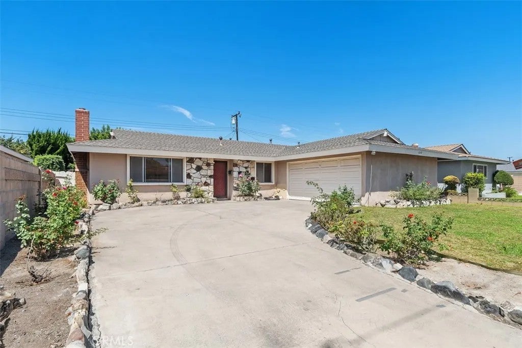 12171 Manley — photo