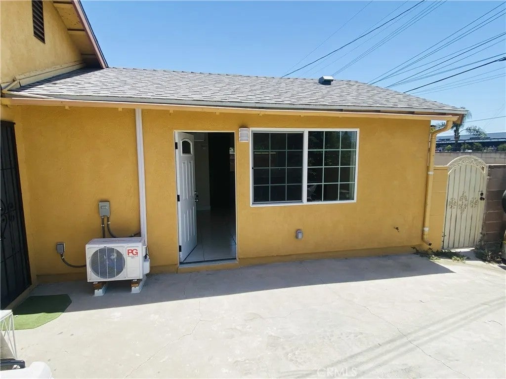 2558 W Lullaby Lane Studio — photo