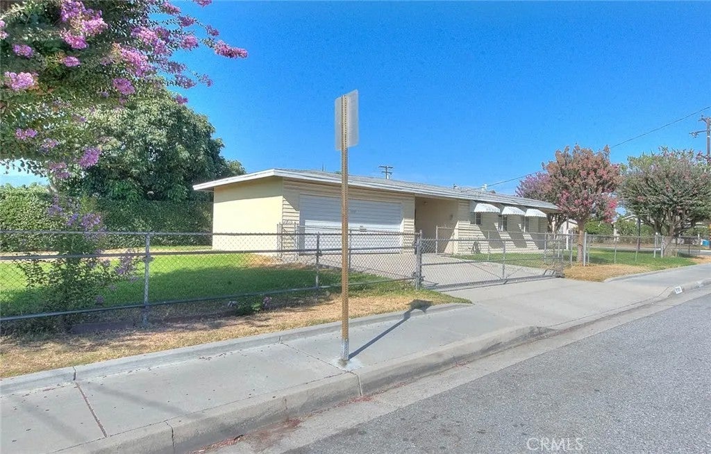 11161 Basye — photo